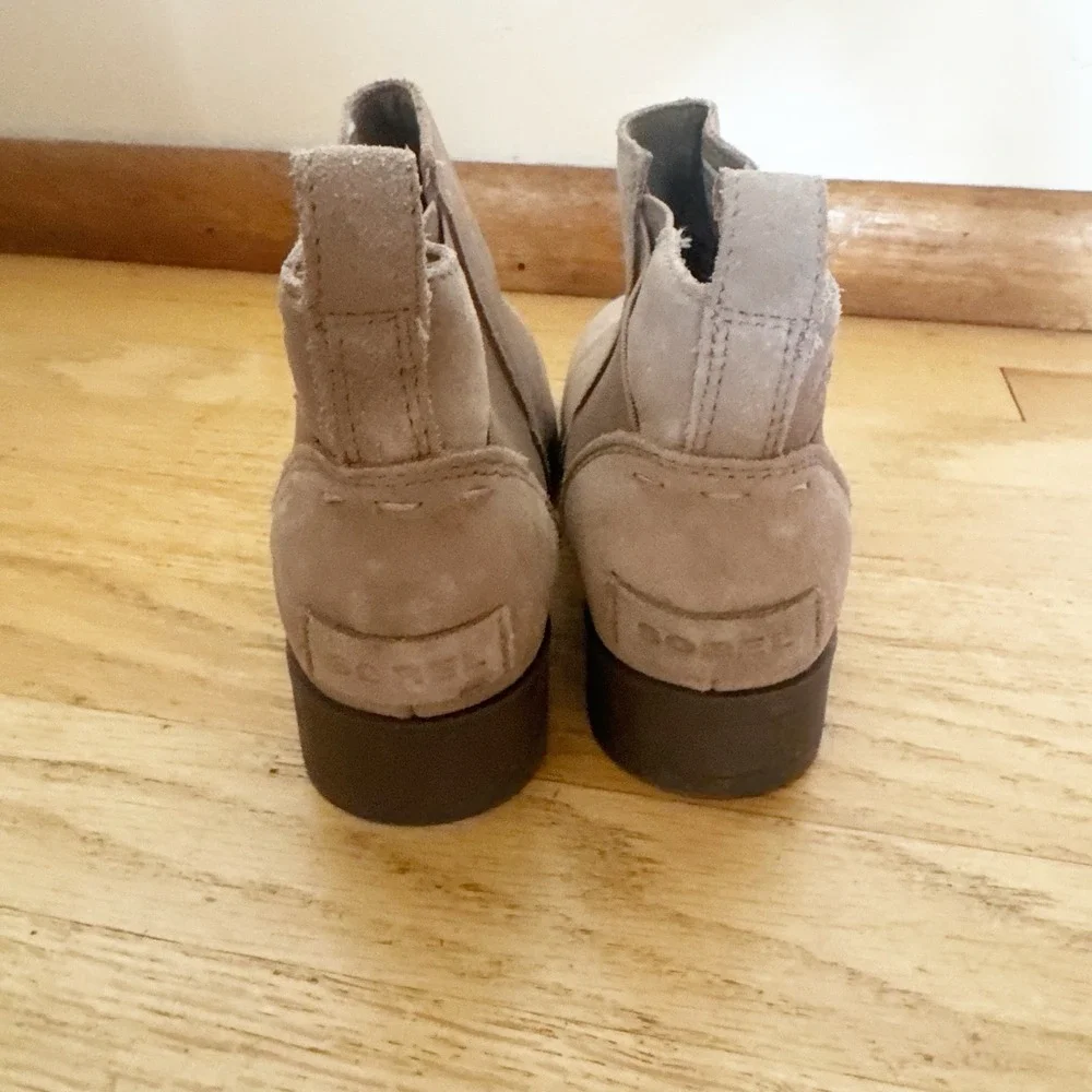 Sorel Emilie Chelsea Women's Size 3 Girls Suede Cattail Tan Ankle Boots